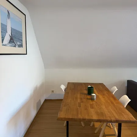 Helle & Geraeumige Dachgeschosswohnung In *