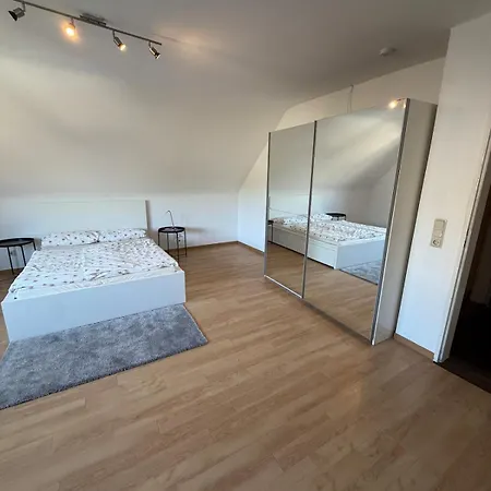 Appartement Helle & Geraeumige Dachgeschosswohnung In *