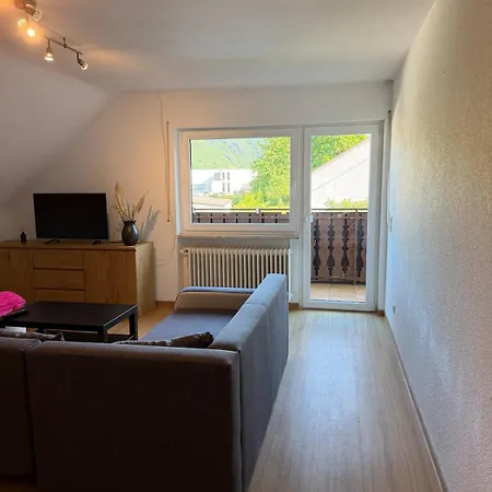 Appartement Helle & Geraeumige Dachgeschosswohnung In